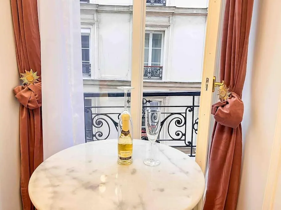 Romantique Moulin Rouge Montmartre Apartment